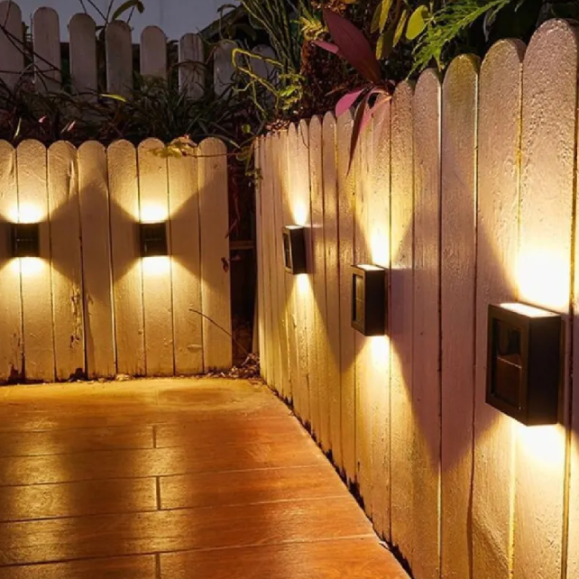 Applique Murale Solaire LED Extérieure – Lumière Moderne pour Jardin et Clôture