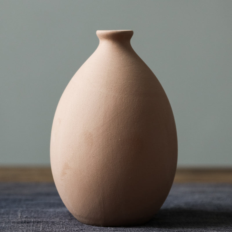 Minimalist Nordic Ceramic Vase – Elegant Home Decor